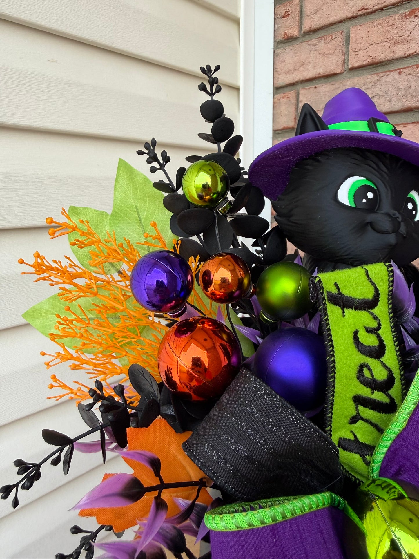 Spooky-Sweet Witch Kitty Cauldron Arrangement 🐈‍⬛🧙‍♀️