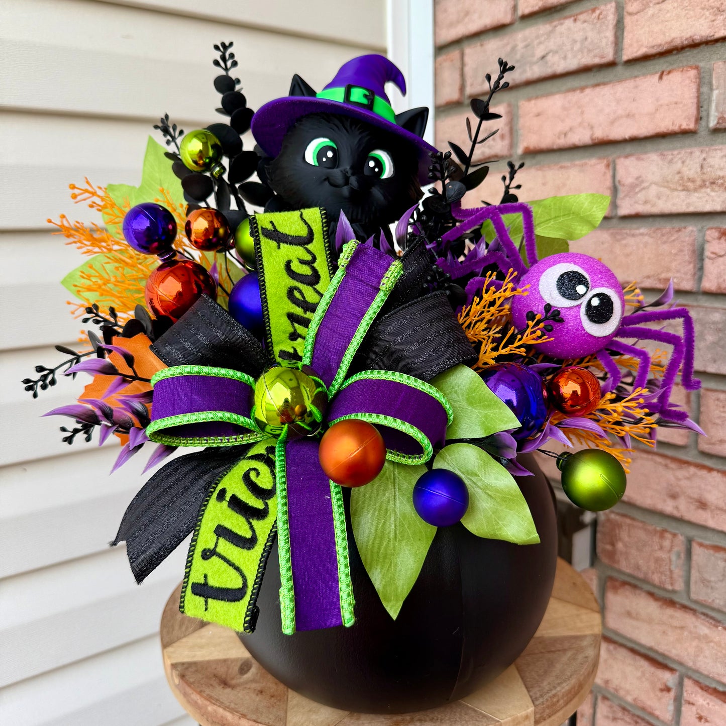 Spooky-Sweet Witch Kitty Cauldron Arrangement 🐈‍⬛🧙‍♀️
