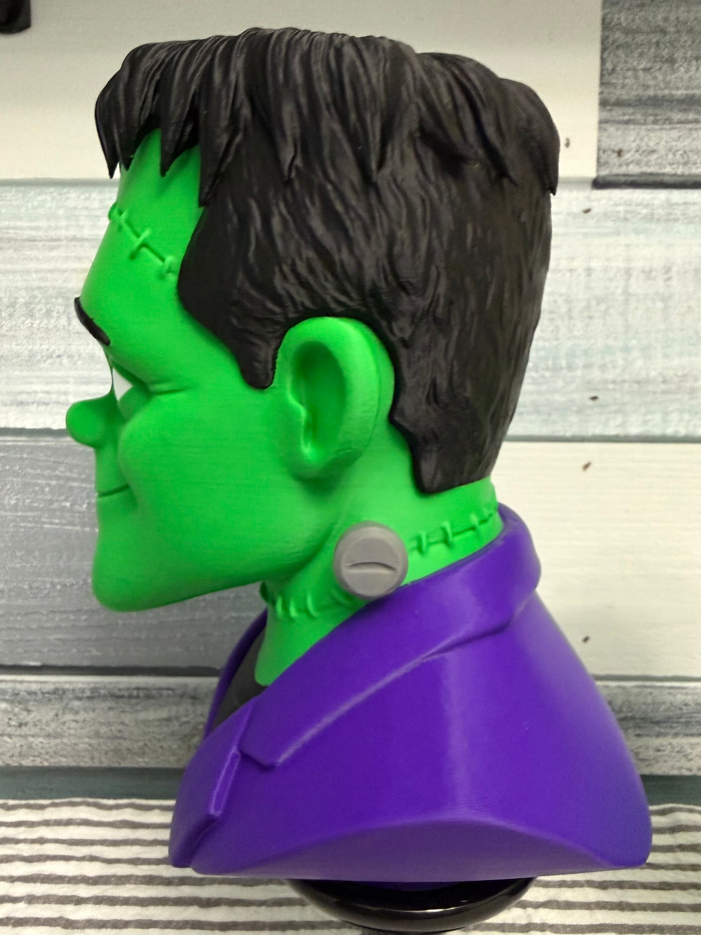 9” Frankie Bust