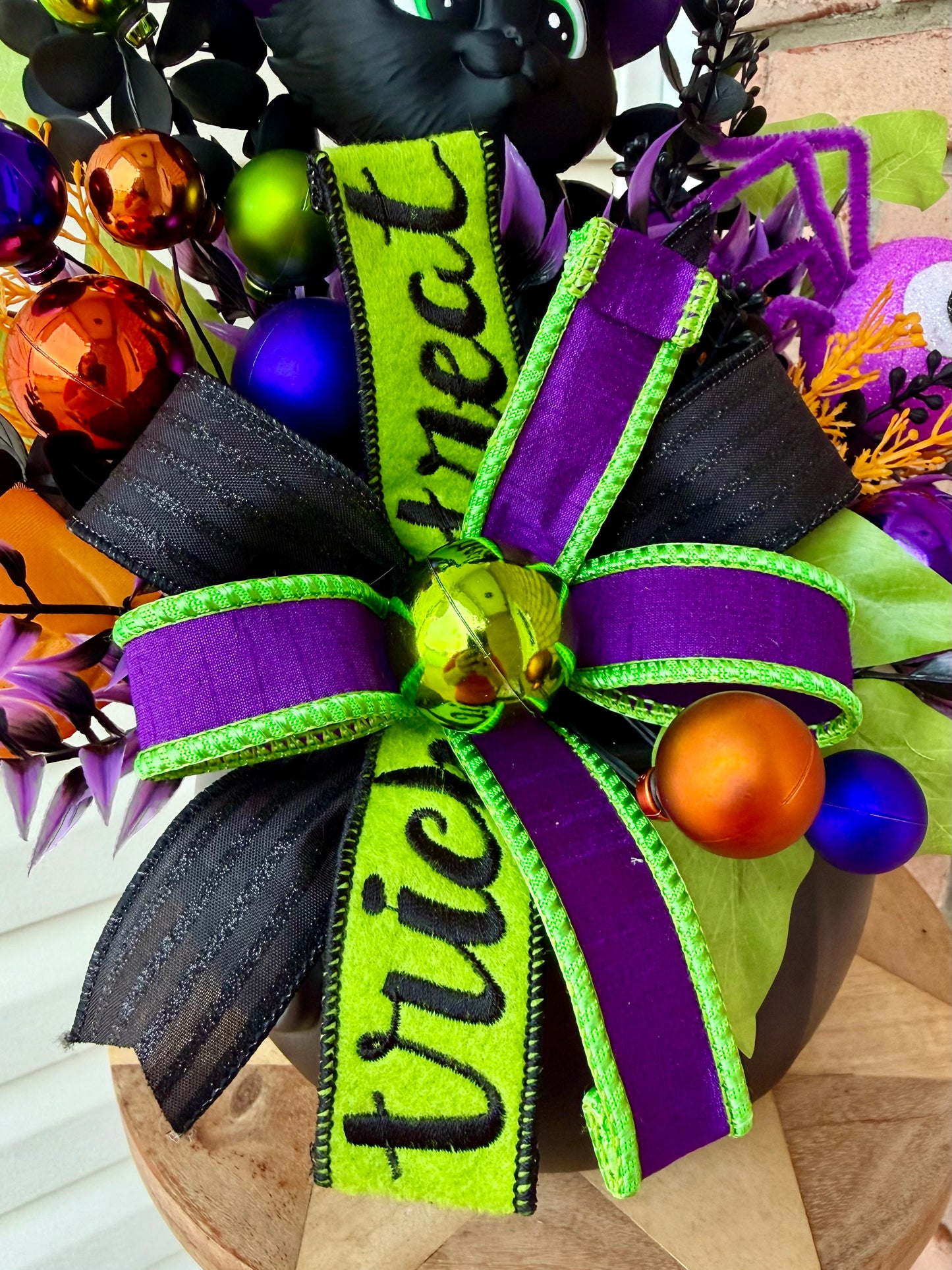 Spooky-Sweet Witch Kitty Cauldron Arrangement 🐈‍⬛🧙‍♀️