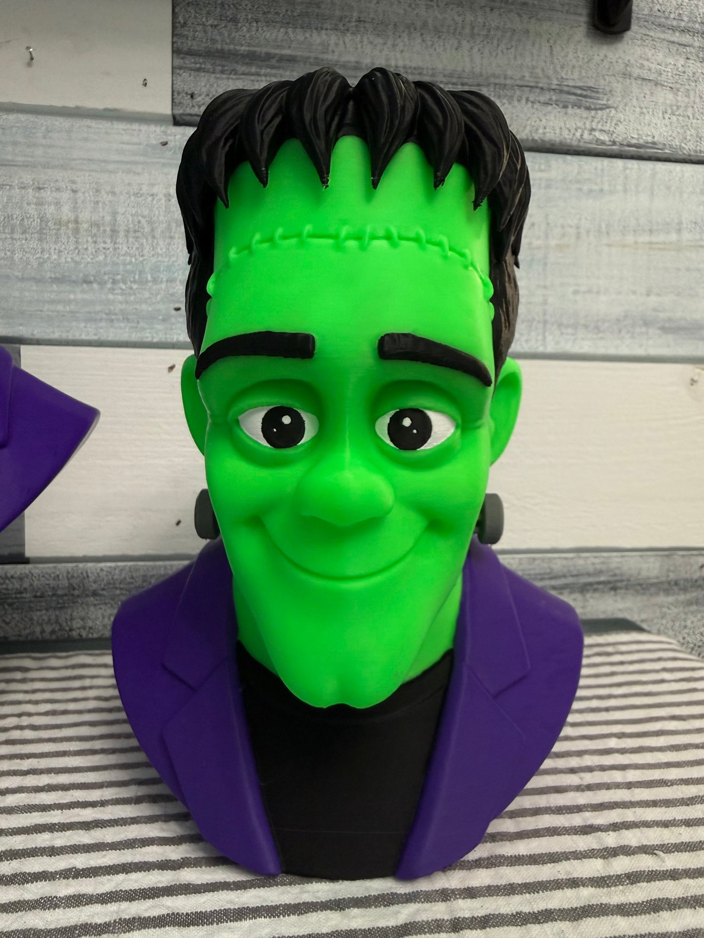 9” Frankie Bust