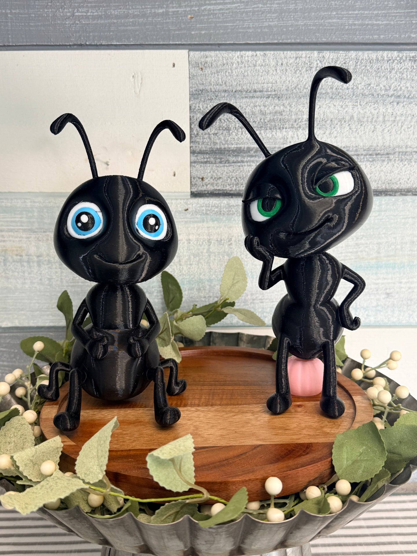 Antony & Angelica: Beautifully Dunn Exclusive Wreath-Friendly Ants – High-Shine PETG Outdoor Duo