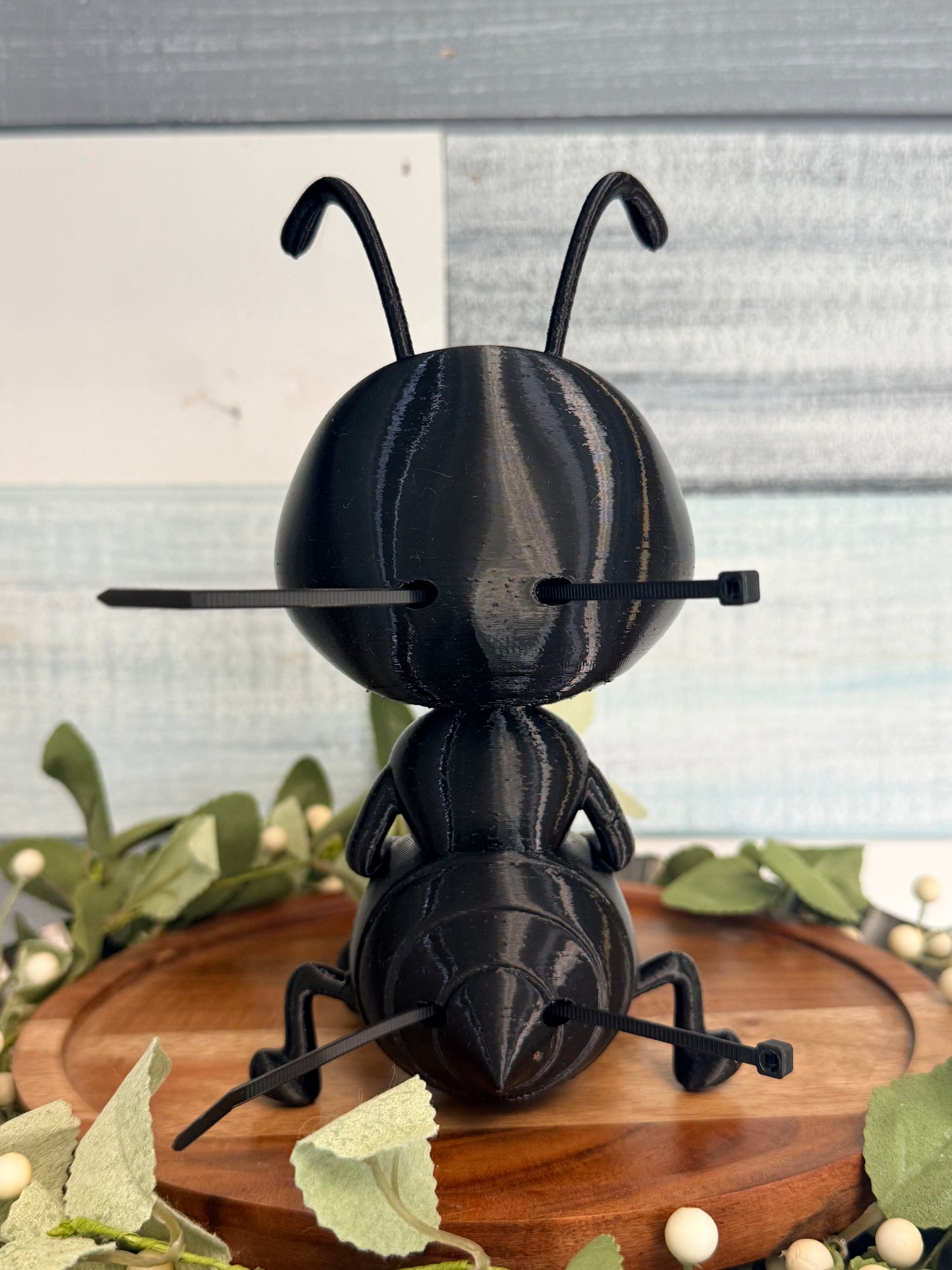 Antony & Angelica: Beautifully Dunn Exclusive Wreath-Friendly Ants – High-Shine PETG Outdoor Duo