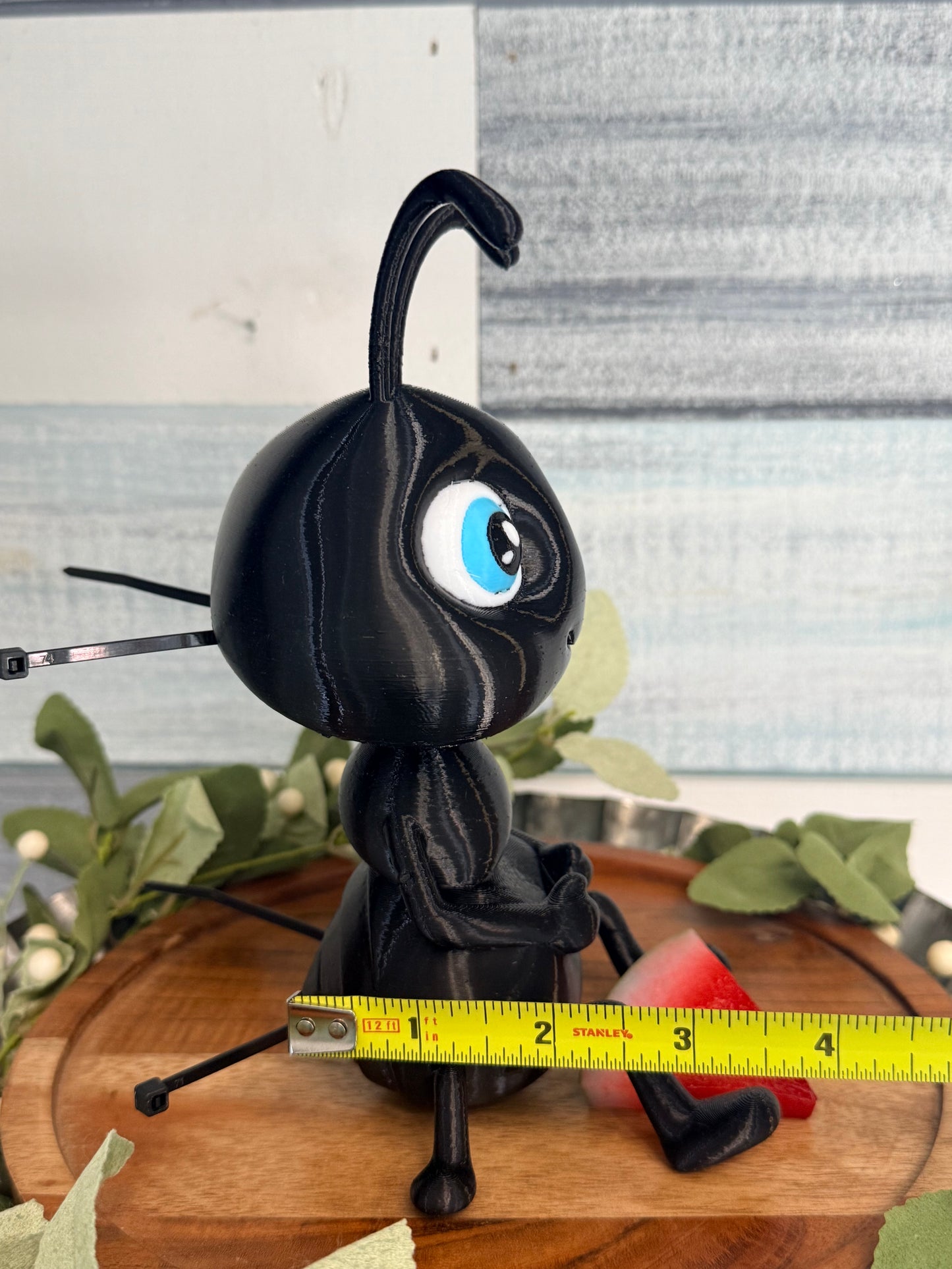 Antony & Angelica: Beautifully Dunn Exclusive Wreath-Friendly Ants – High-Shine PETG Outdoor Duo