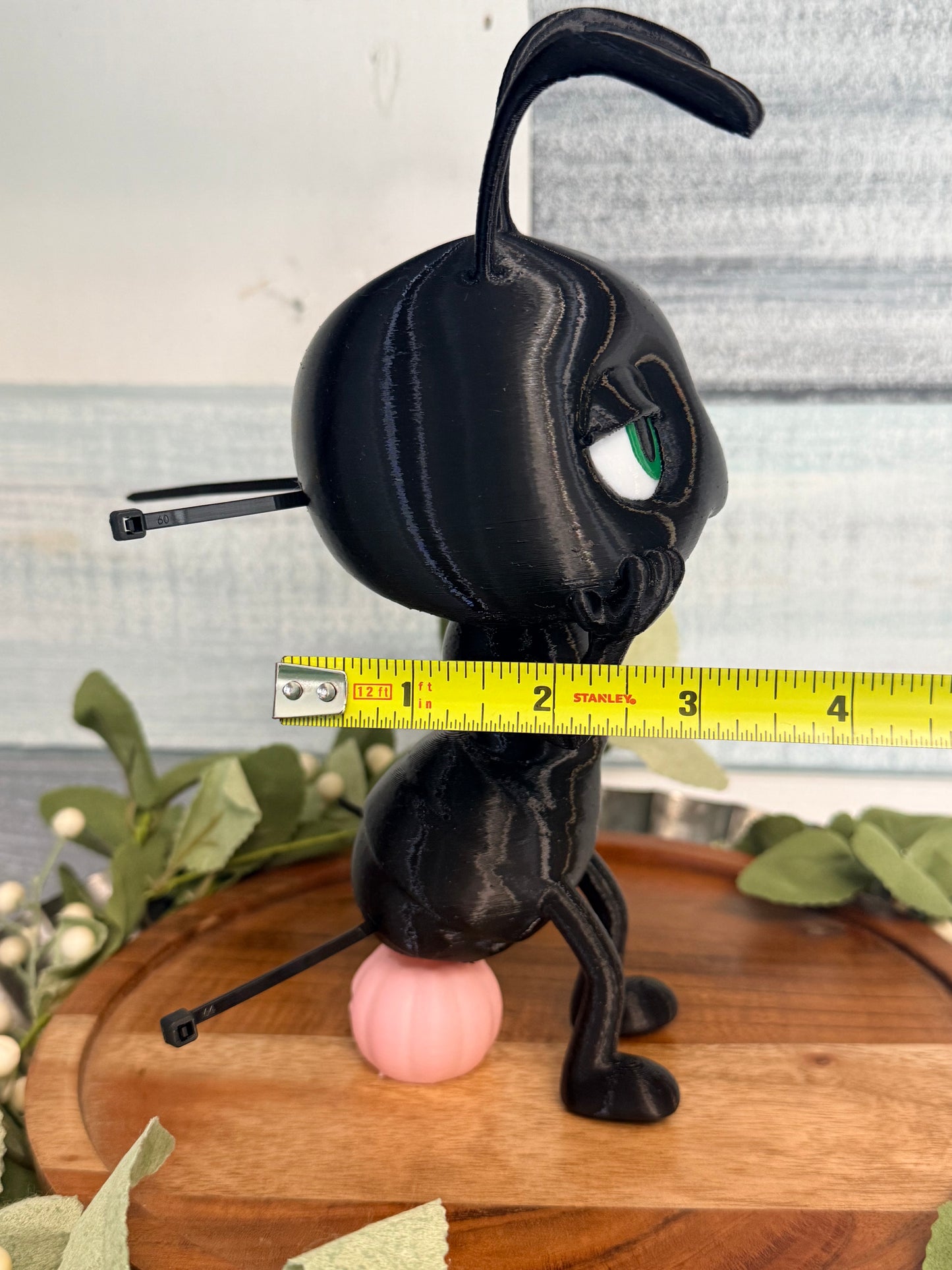 Antony & Angelica: Beautifully Dunn Exclusive Wreath-Friendly Ants – High-Shine PETG Outdoor Duo