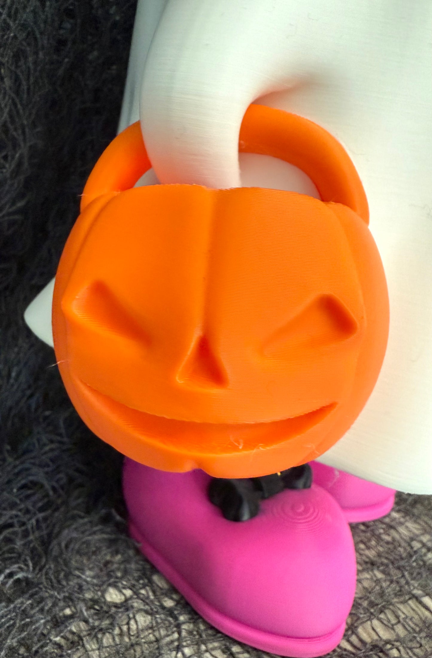 3D Printed Adorable Trick or Treat Ghost Figurine | Customizable Bows | Halloween Decor | Wreath & Mantle Accent