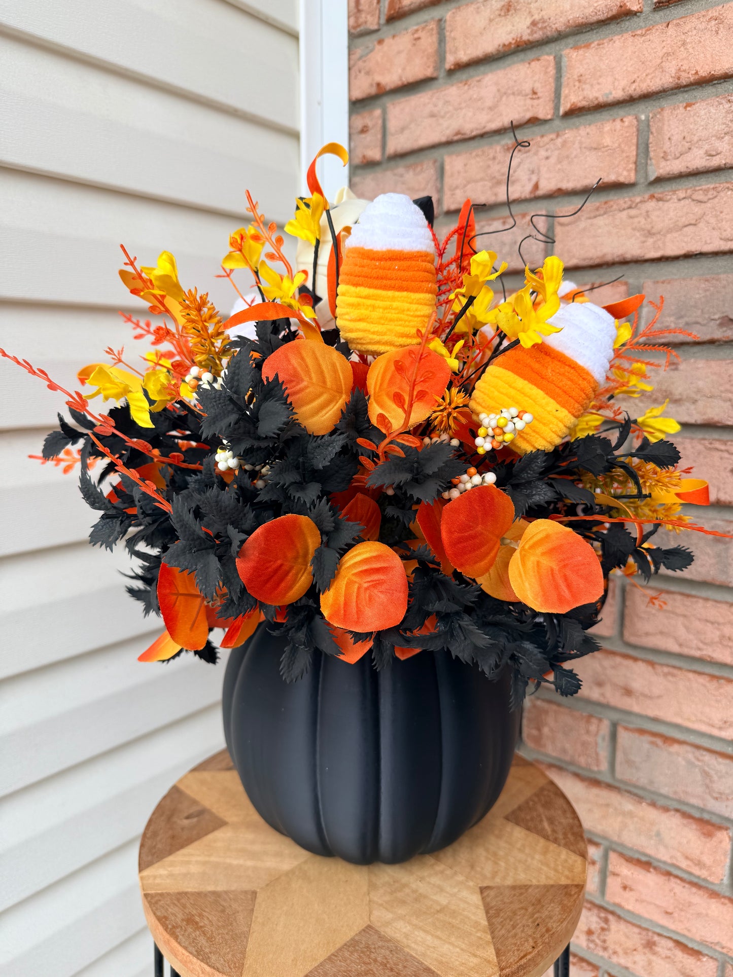 Callie’s Falloween Glow: Exclusive Mummy Kitty & Jinxie the Jack-o'-lantern