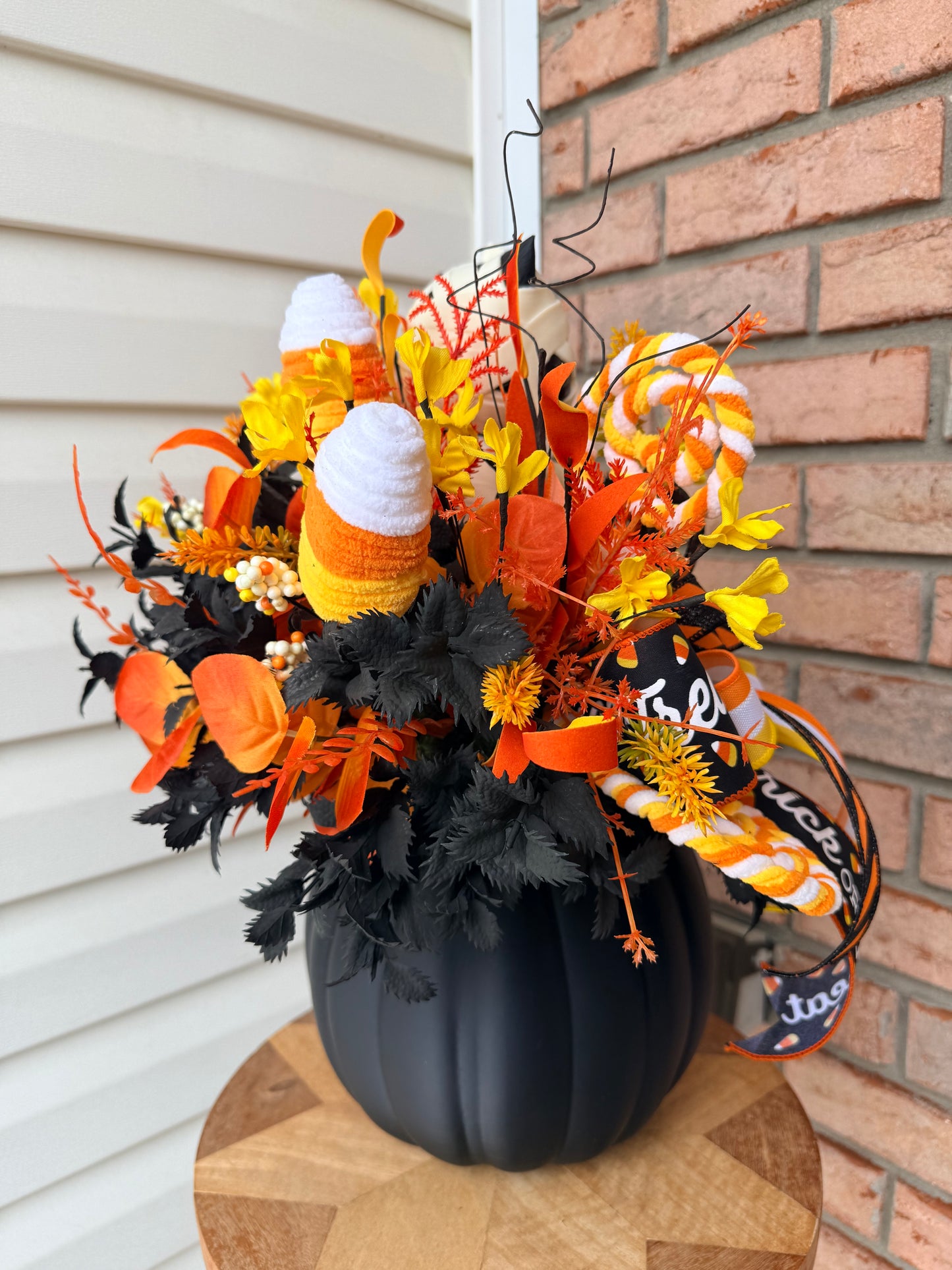 Callie’s Falloween Glow: Exclusive Mummy Kitty & Jinxie the Jack-o'-lantern
